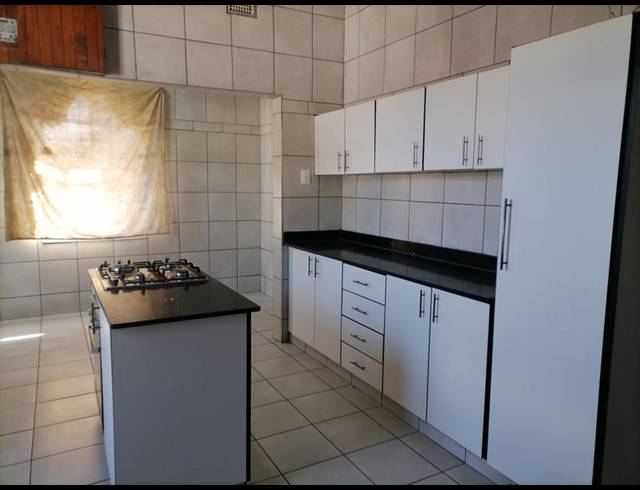 3 BEDROOM PROPERTY TO RENT IN BRENTHURST